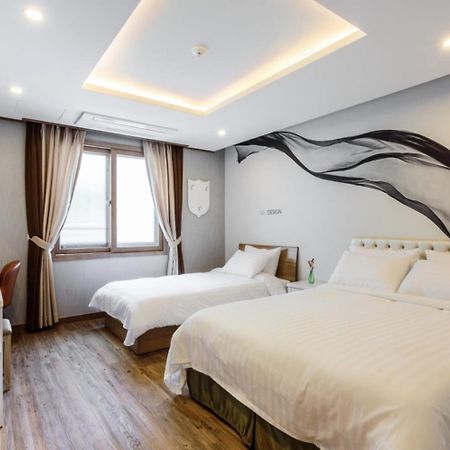 Rex Hotel Сеогвипо Екстериор снимка