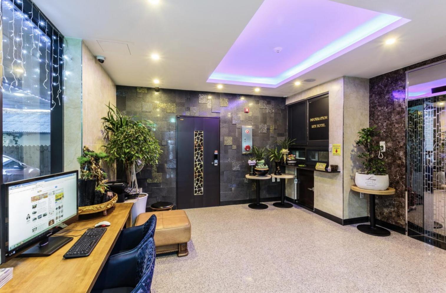 Rex Hotel Сеогвипо Екстериор снимка