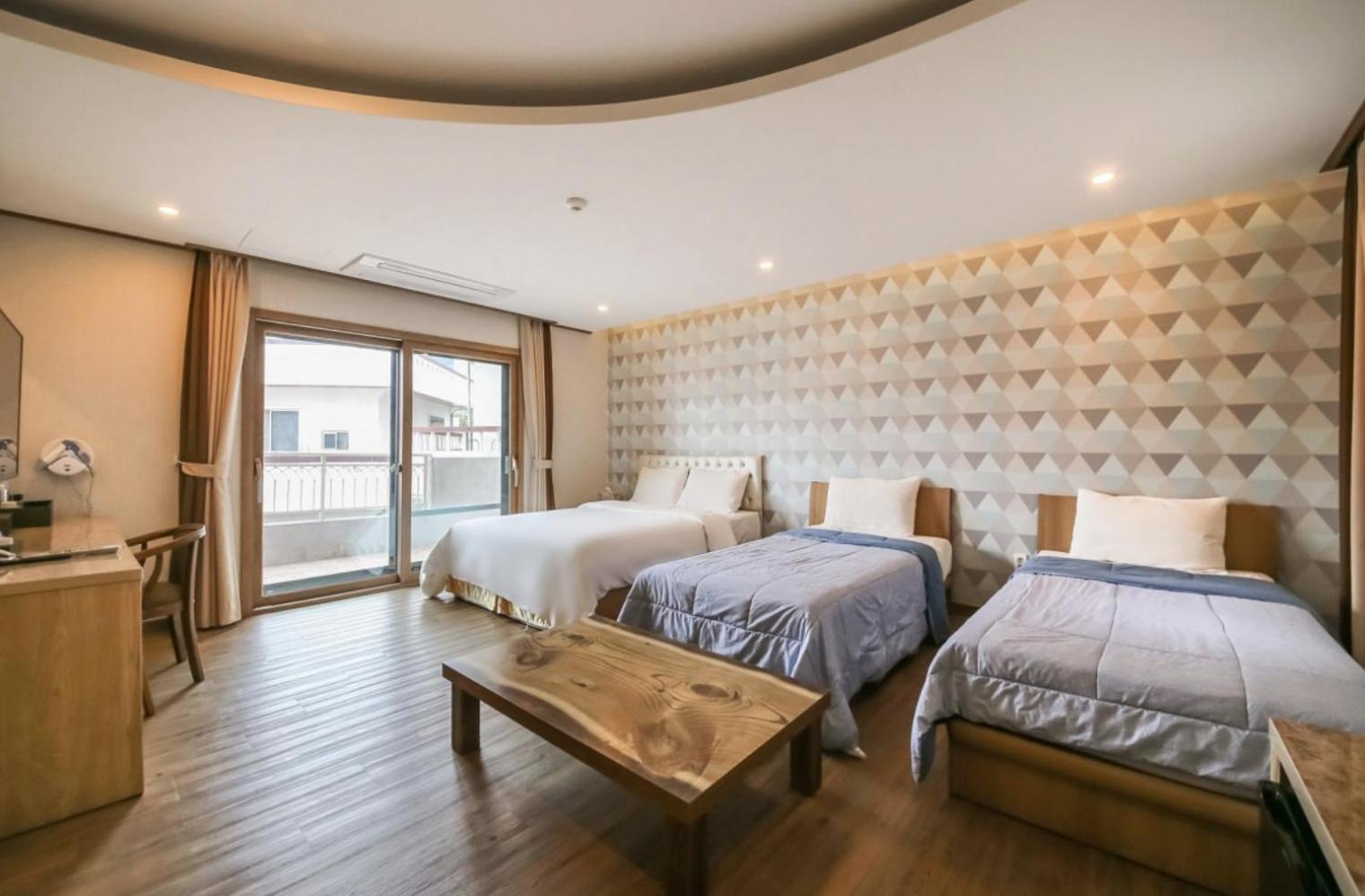 Rex Hotel Сеогвипо Екстериор снимка