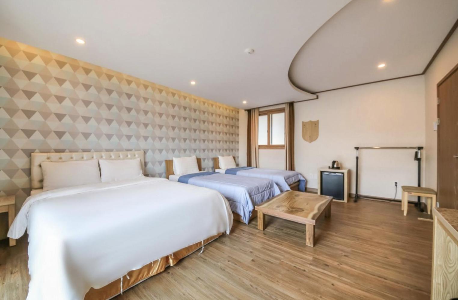 Rex Hotel Сеогвипо Екстериор снимка