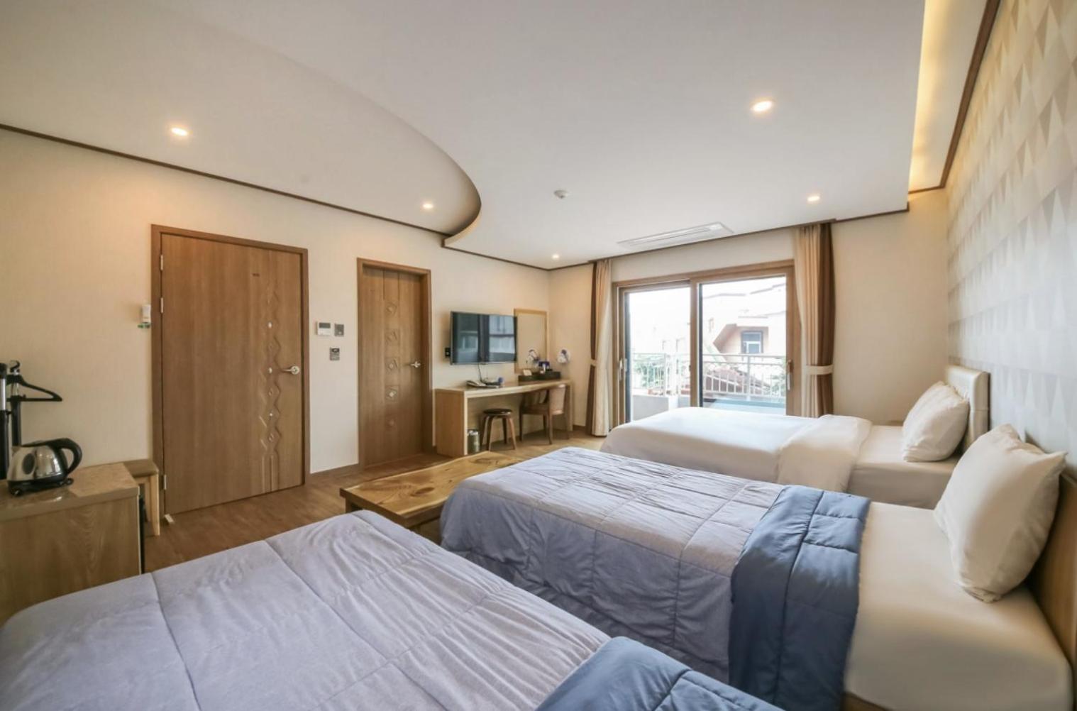 Rex Hotel Сеогвипо Екстериор снимка