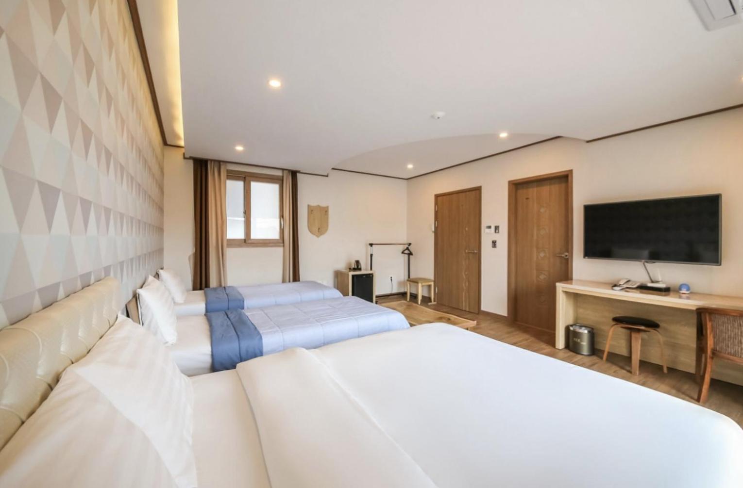 Rex Hotel Сеогвипо Екстериор снимка