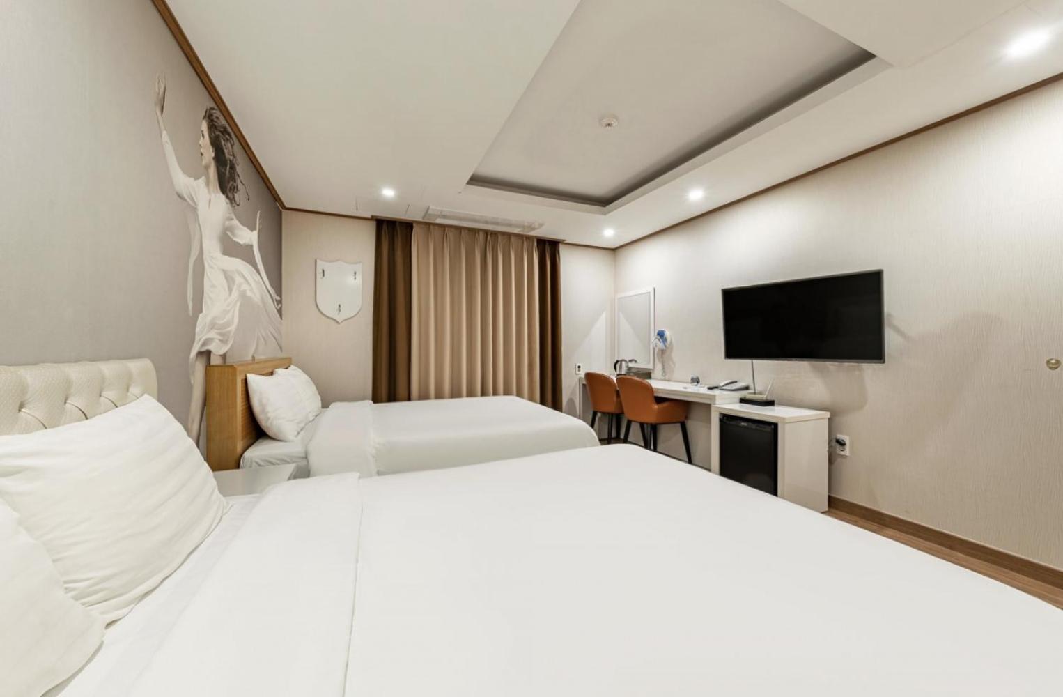 Rex Hotel Сеогвипо Екстериор снимка