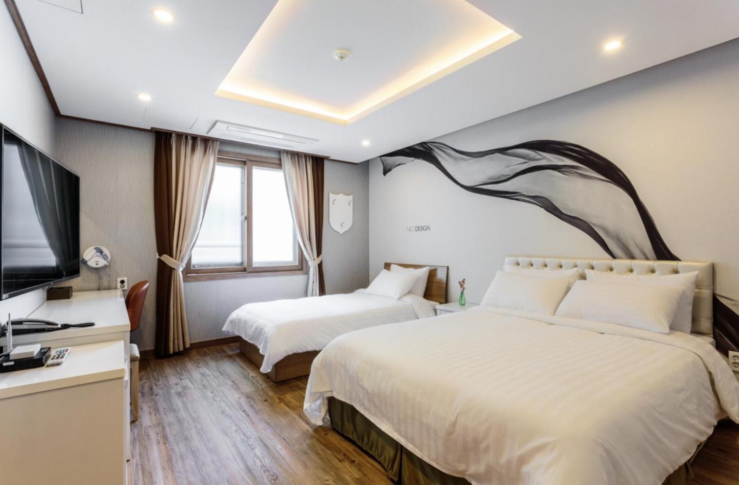 Rex Hotel Сеогвипо Екстериор снимка