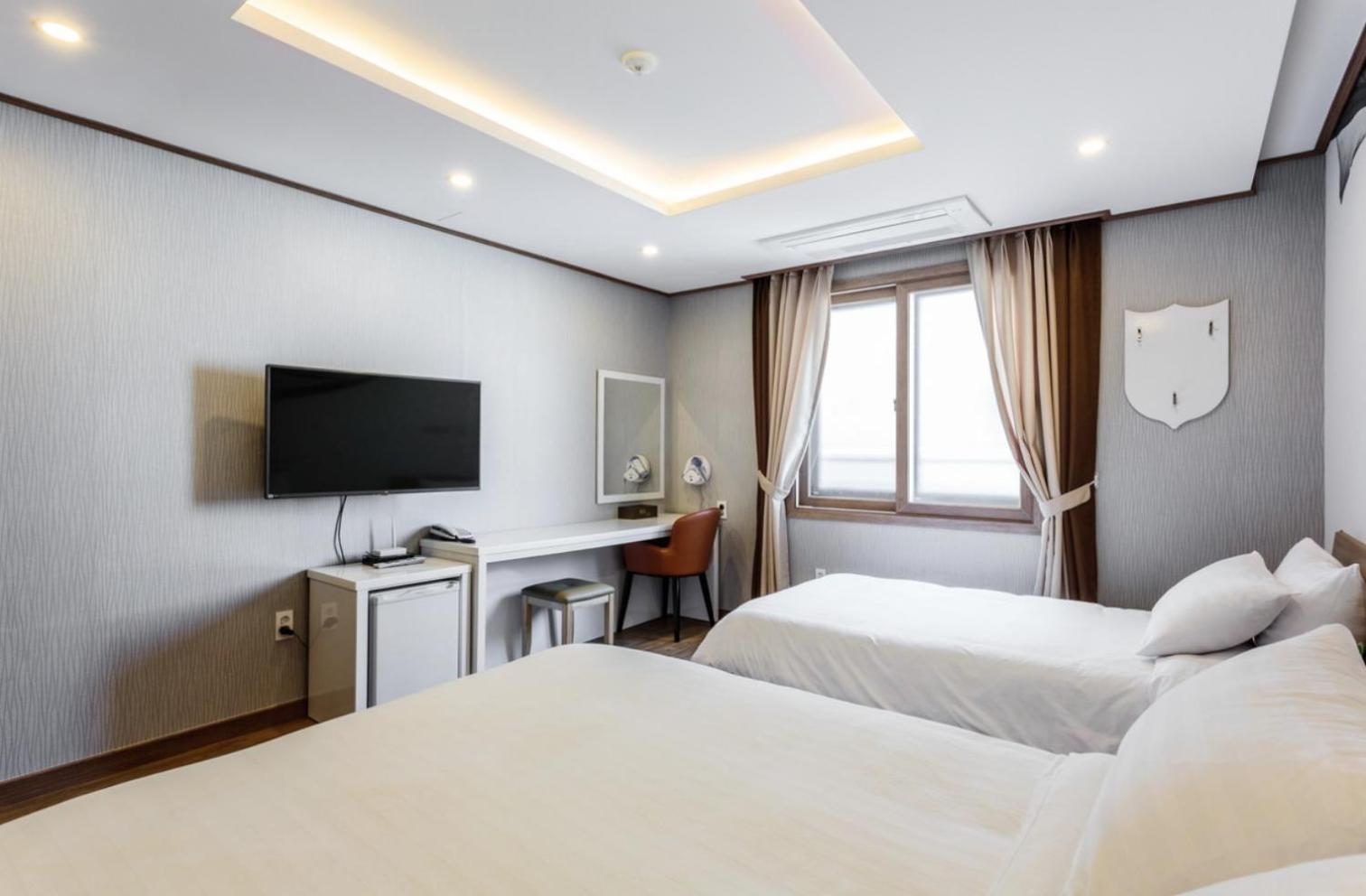 Rex Hotel Сеогвипо Екстериор снимка