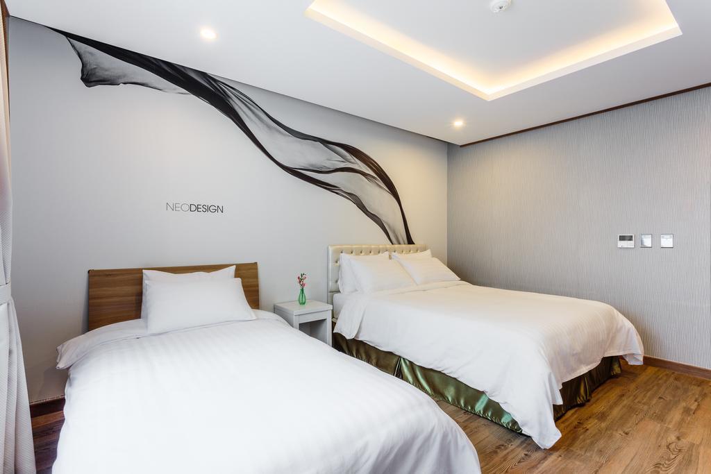 Rex Hotel Сеогвипо Екстериор снимка