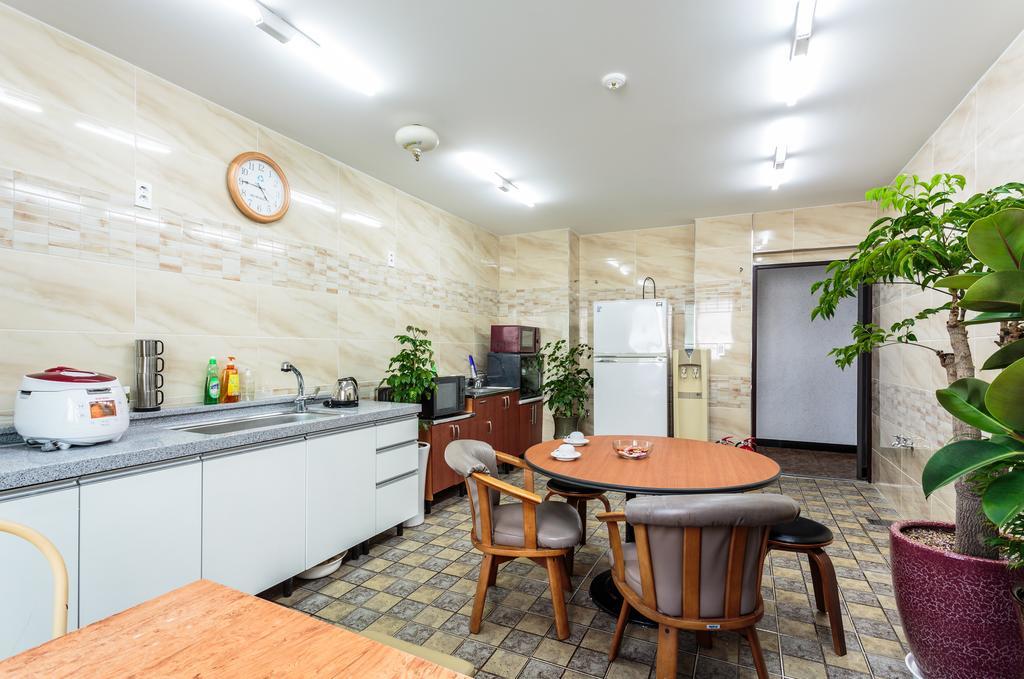Rex Hotel Сеогвипо Екстериор снимка