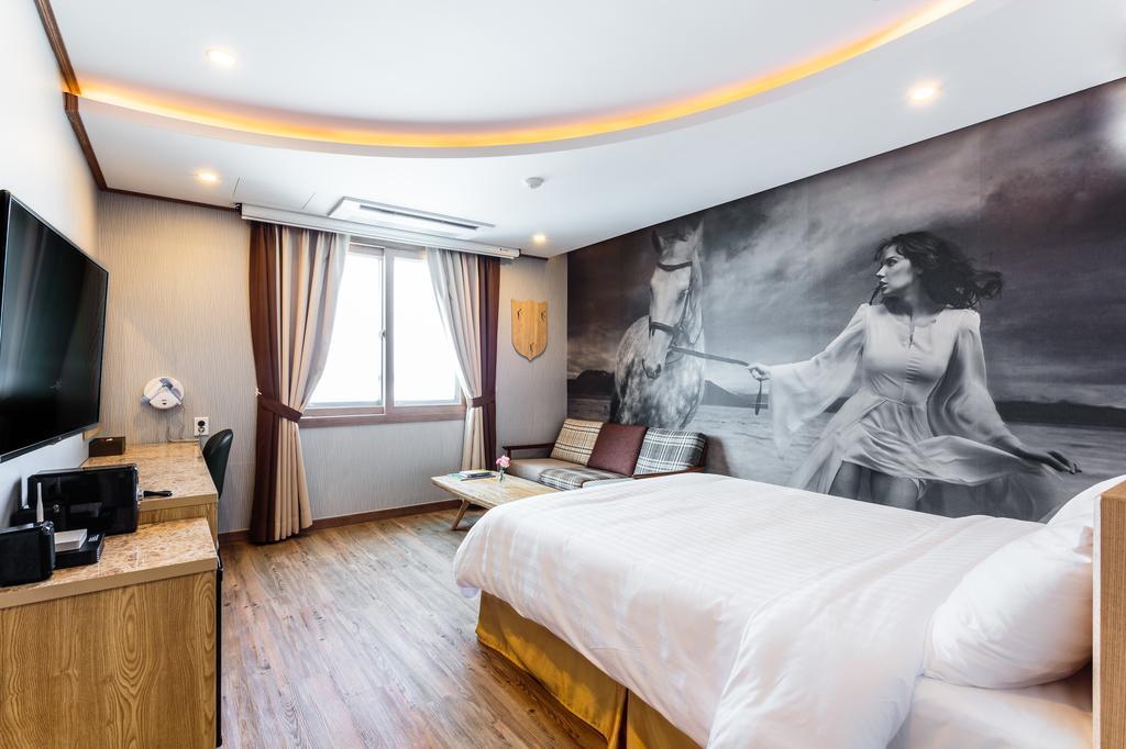 Rex Hotel Сеогвипо Екстериор снимка
